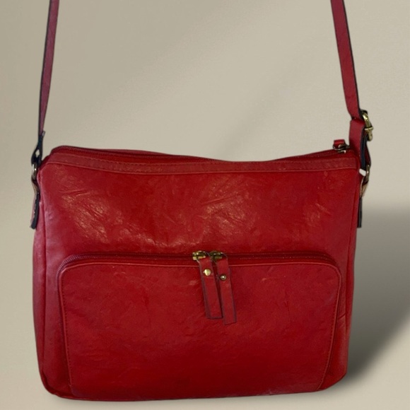 Bueno Multi Pocket Crossbody Red Pebbled Vegan Leather Brass Accents Adjustable - Picture 2 of 13